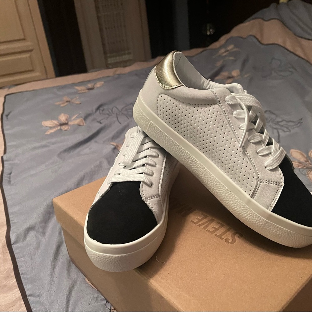 Steve Madden tennis shoes